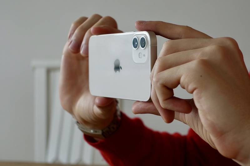 Réparation hublot pour iPhone à la Seyne